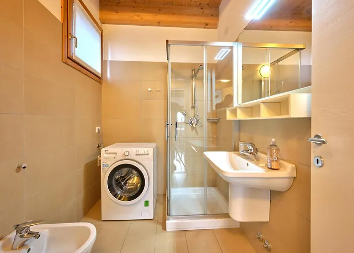 House With 3 Bedrooms T5 بيلانو