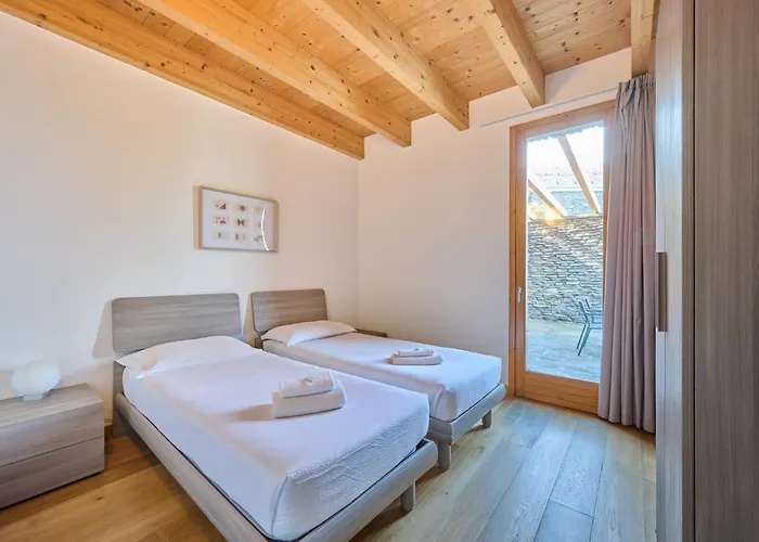 House With 3 Bedrooms T5 * بيلانو